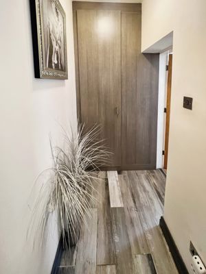 Cloaks room- click for photo gallery